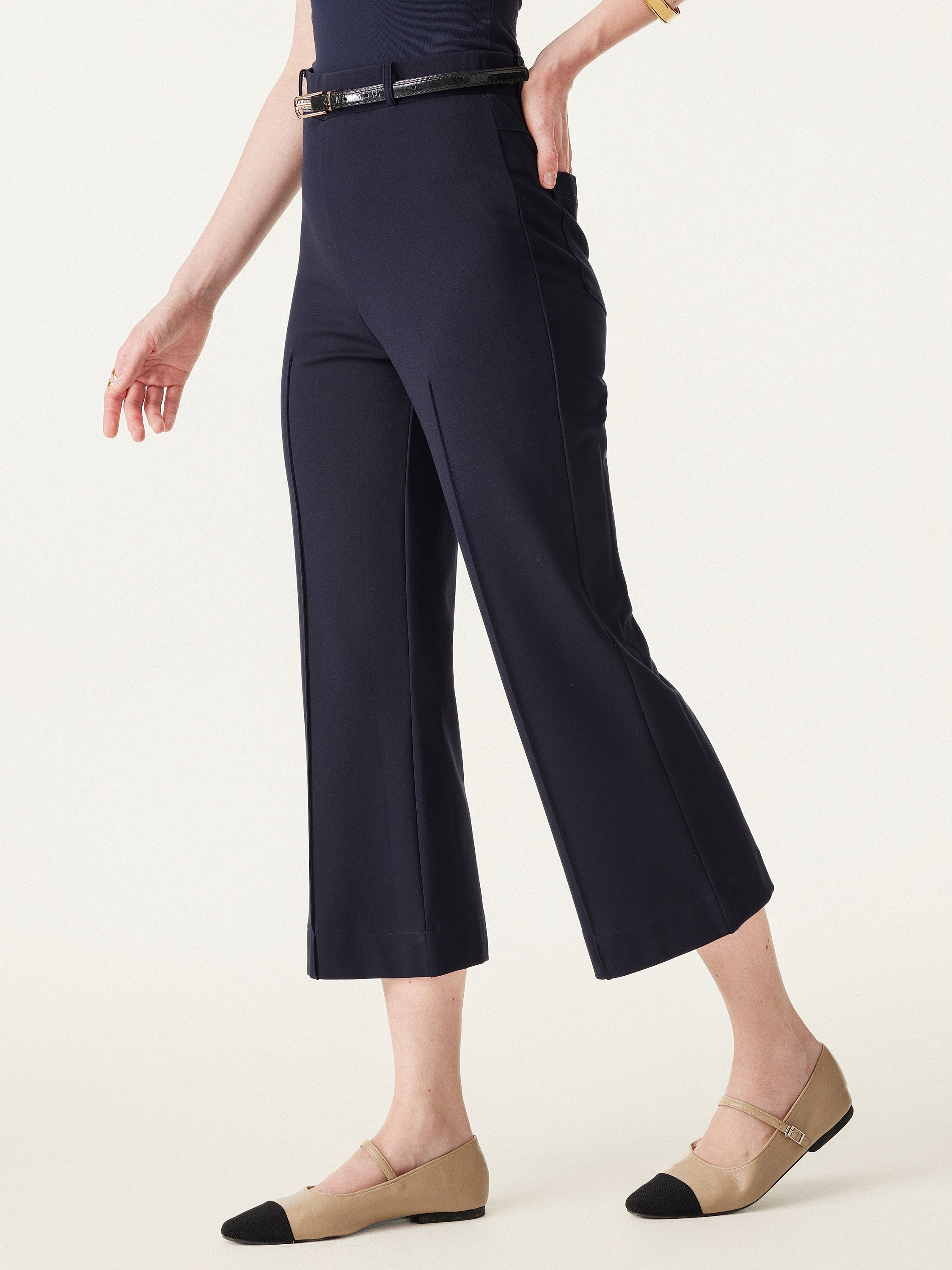 Mid Rise Cropped Pull-on Pant